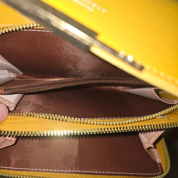 Forever Lovely Crossbody Bag New Without Tag - Picture 4 of 5